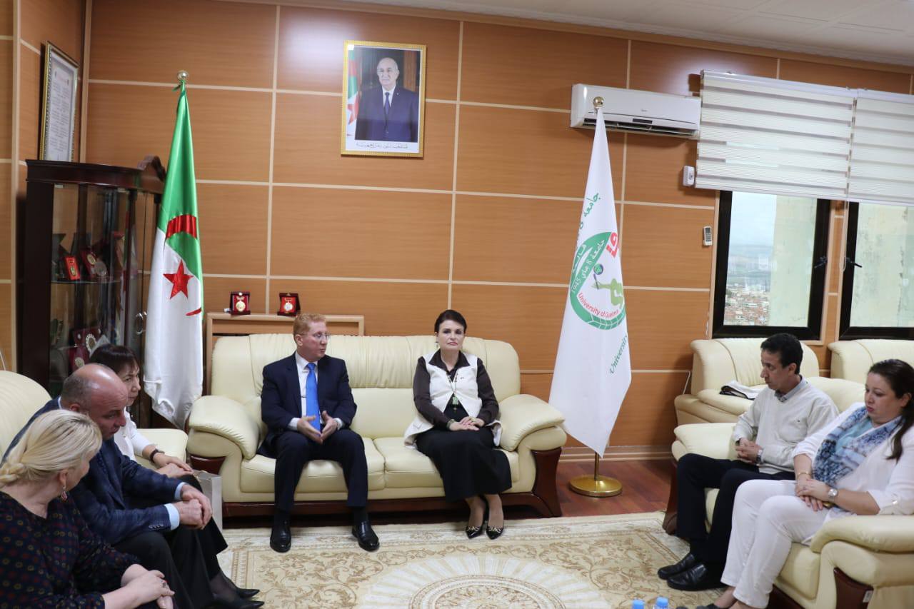 وفد روسي في زيارة رسمیة لجامعة قالمة